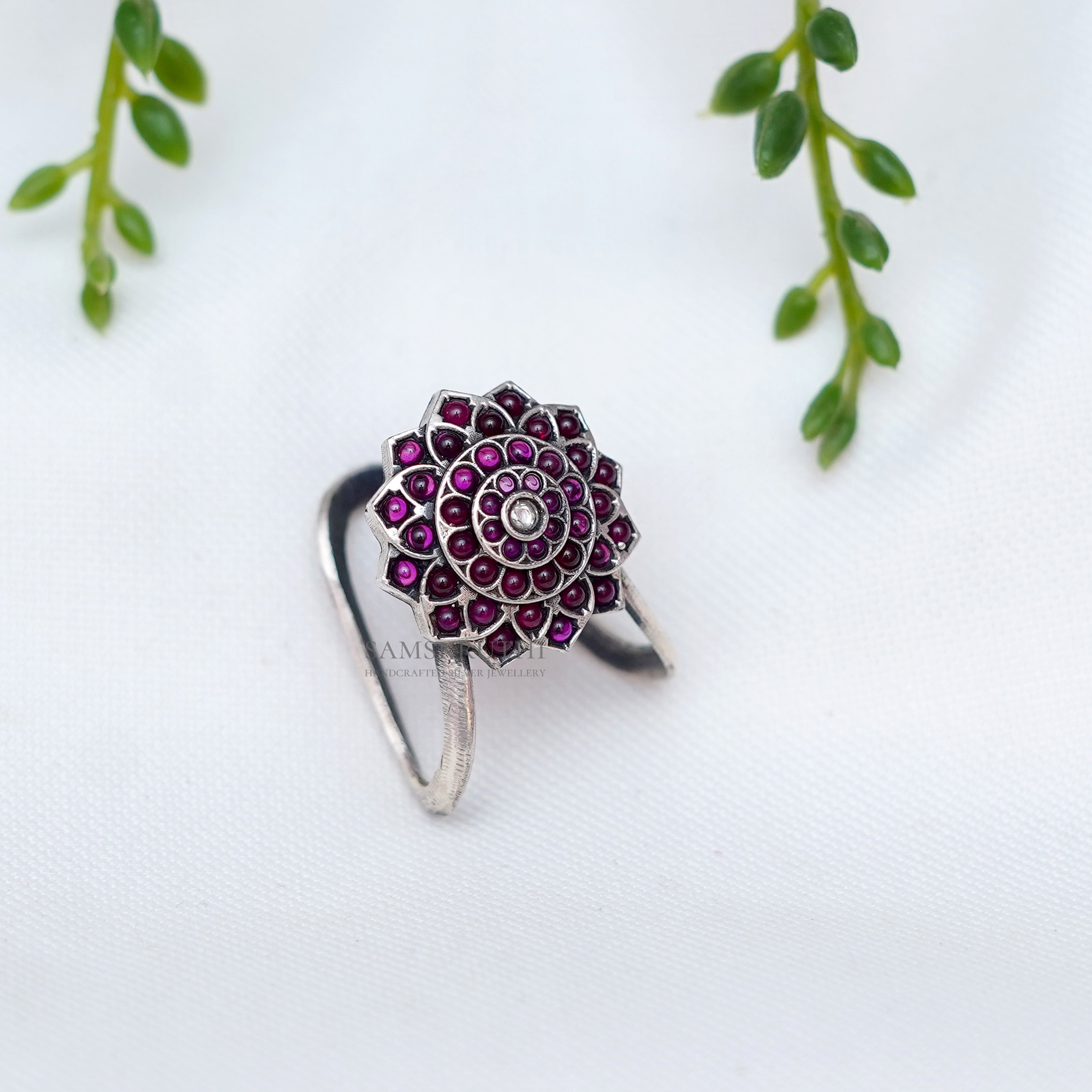 Veena Vanki Ring – Samskruthisilver