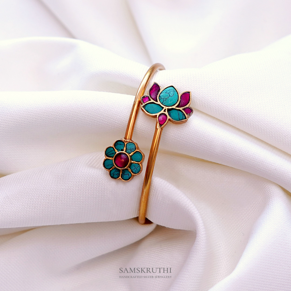 Naiza Bangle