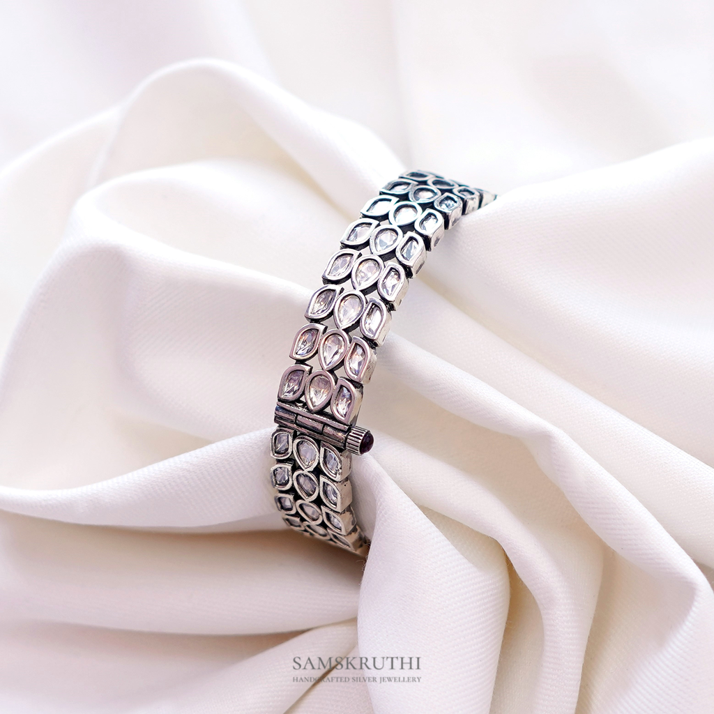 Shriya Bangle