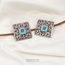 Load image into Gallery viewer, Samaira Earrings

