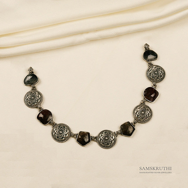 Darya Necklace