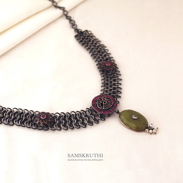 Viha Necklace