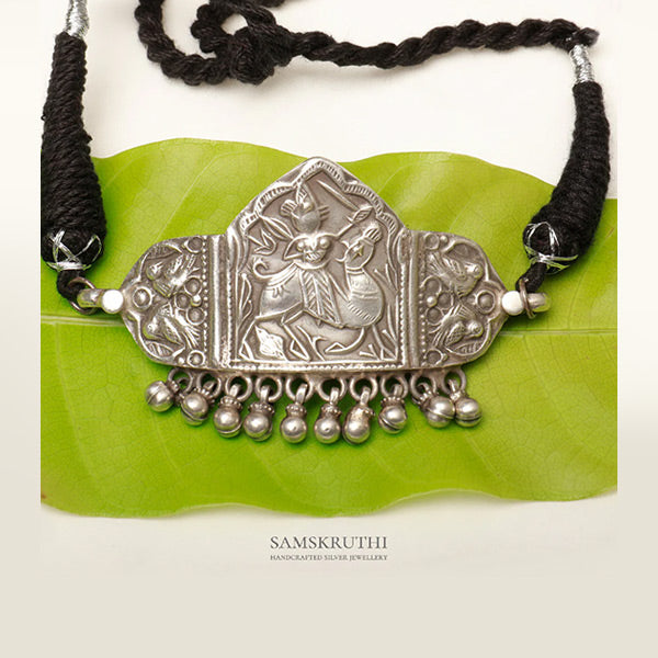 Vintage warrior choker