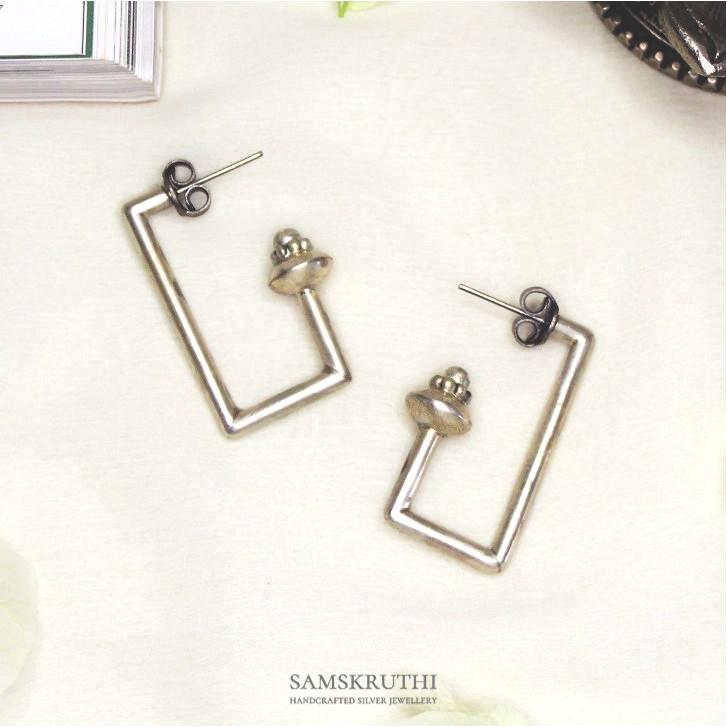 Aara Earrings