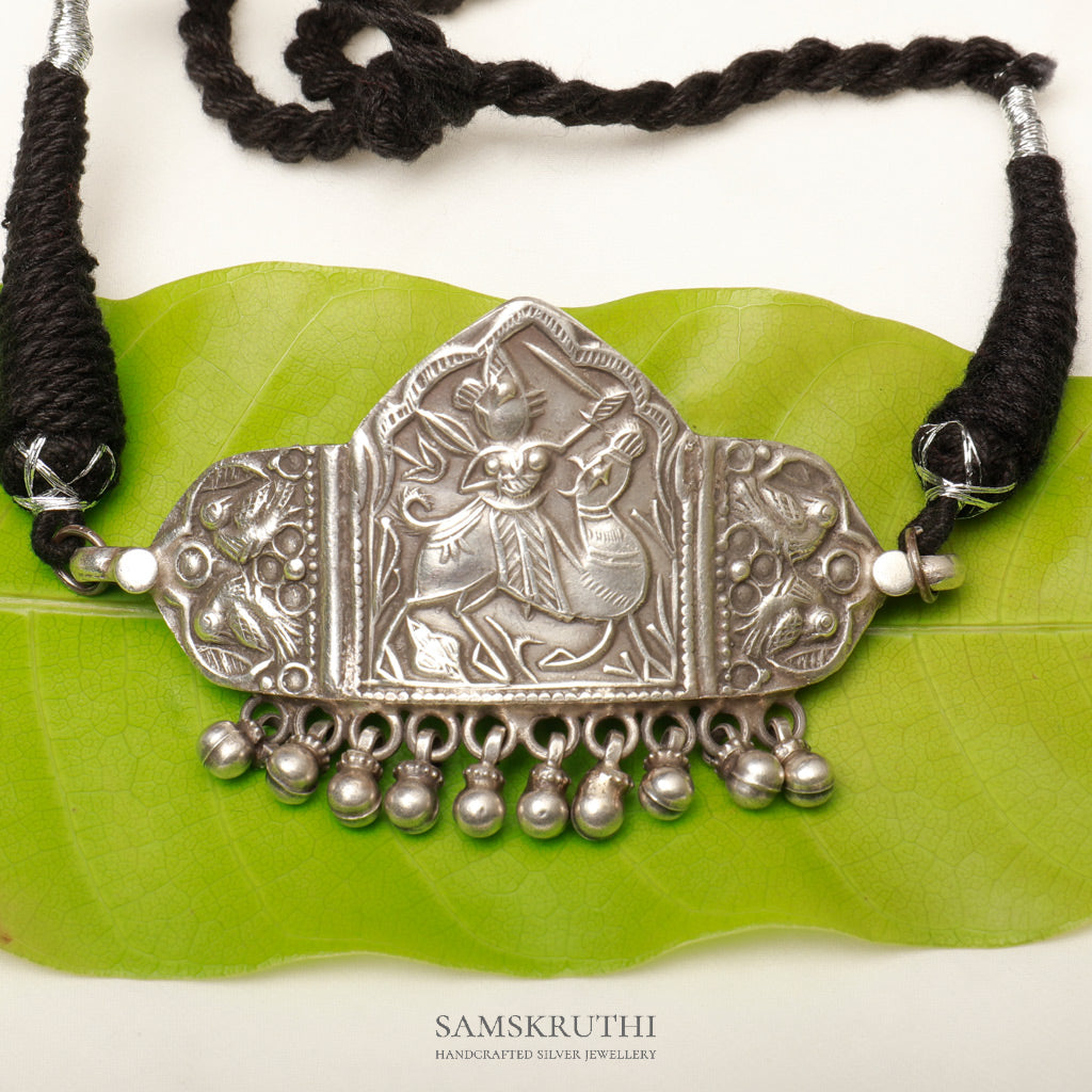 Vintage warrior choker
