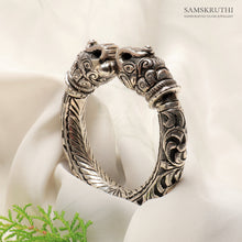 Load image into Gallery viewer, Chitai work kada
