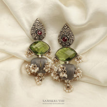Load image into Gallery viewer, Aanya earrings
