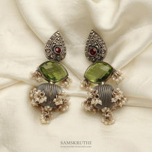 Load image into Gallery viewer, Aanya earrings
