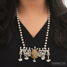 Load image into Gallery viewer, Dakshika Necklace
