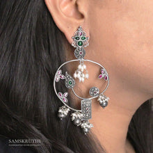 Load image into Gallery viewer, Aarna Earrings
