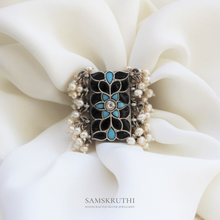 Load image into Gallery viewer, Black Kundan Ring
