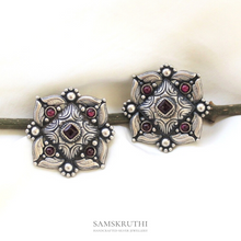 Load image into Gallery viewer, Zara Studs
