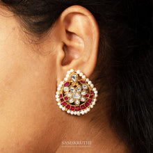Load image into Gallery viewer, Diya Kundan Earrings
