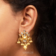 Load image into Gallery viewer, Krithi Earrings
