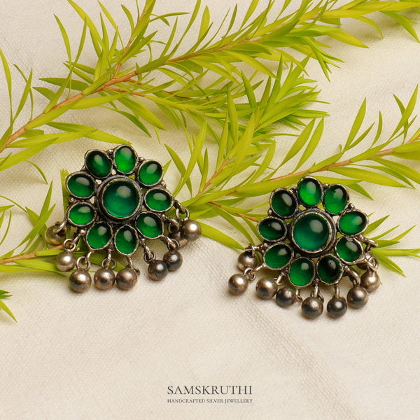Emerald flower stud