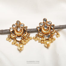 Load image into Gallery viewer, Krithi Earrings
