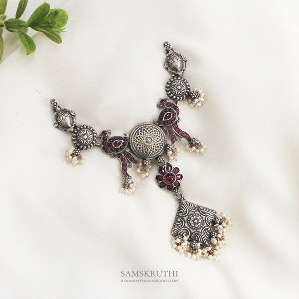 Manvi Neckpiece