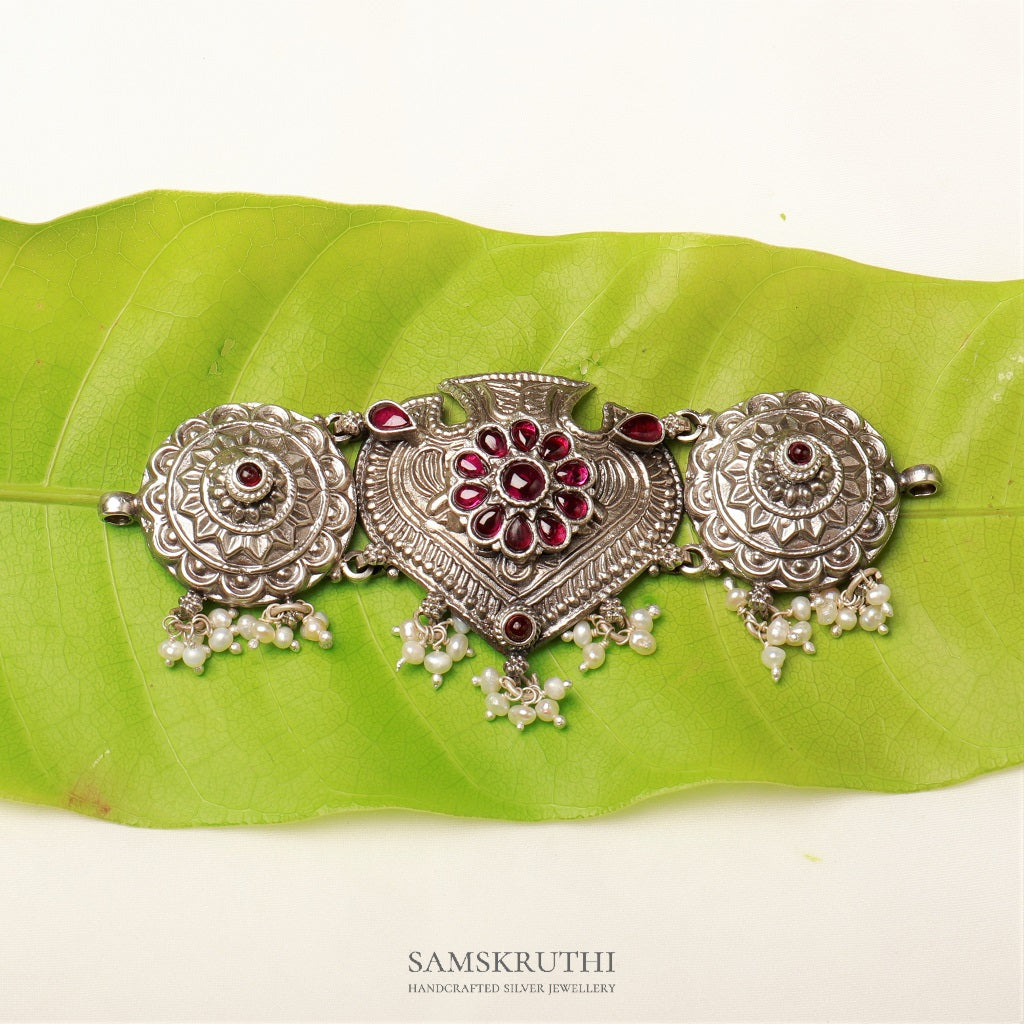 Kavacham choker