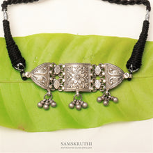 Load image into Gallery viewer, Vintage choker
