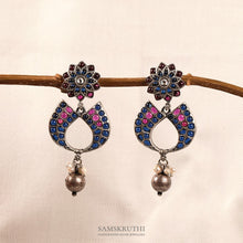 Load image into Gallery viewer, Azha Earrings

